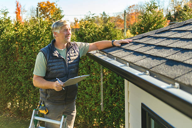 Professional Roofing technician working in Piermont, NH